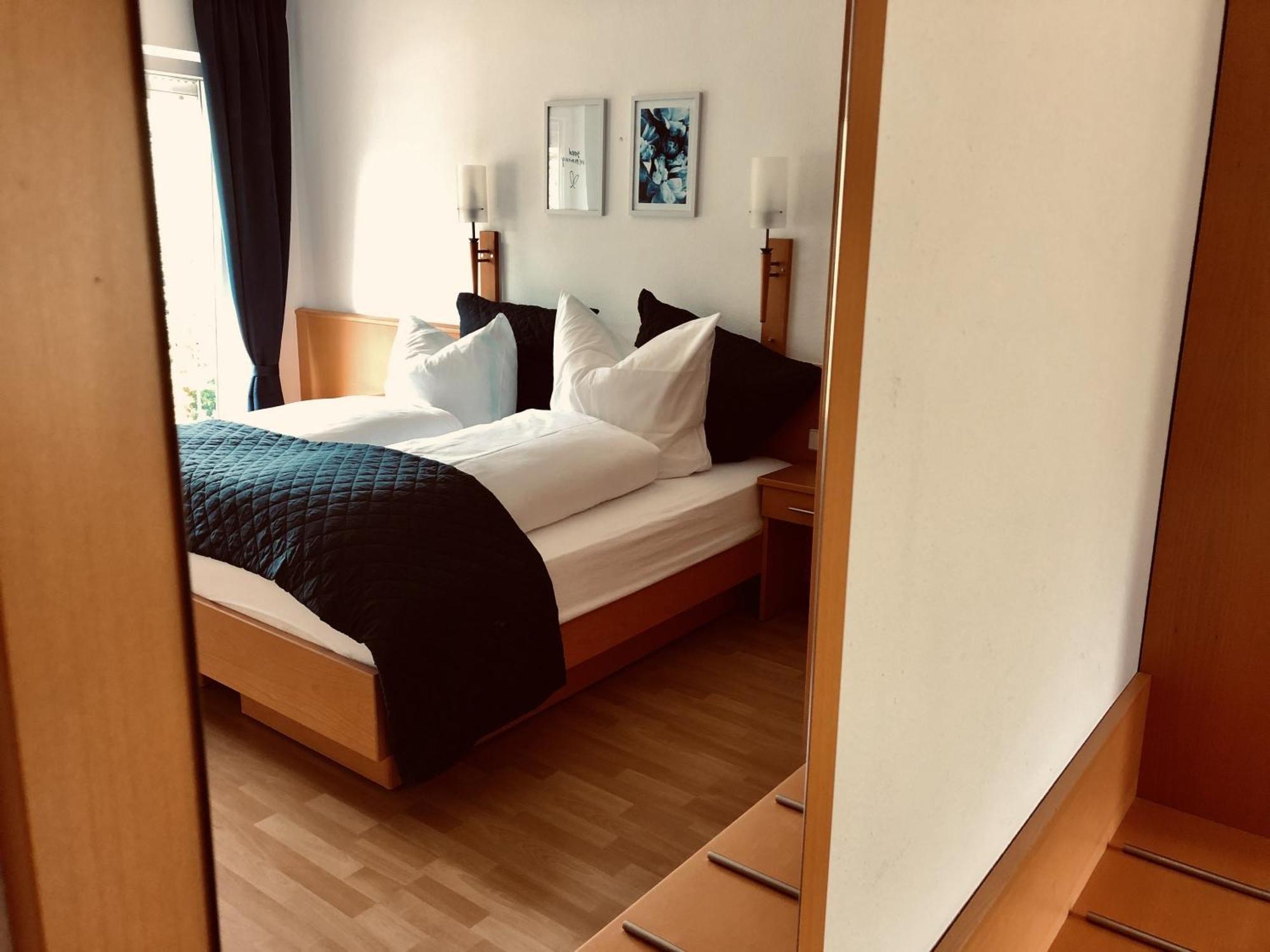 Am Landhaus - Gaestezimmer Walsheim Exterior foto